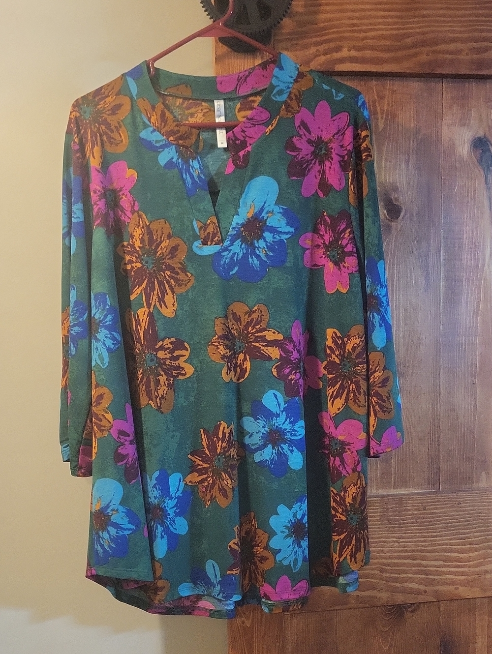 Dear Scarlett- Green Floral V-Neck Swing Tunic with Multicolor Blooms